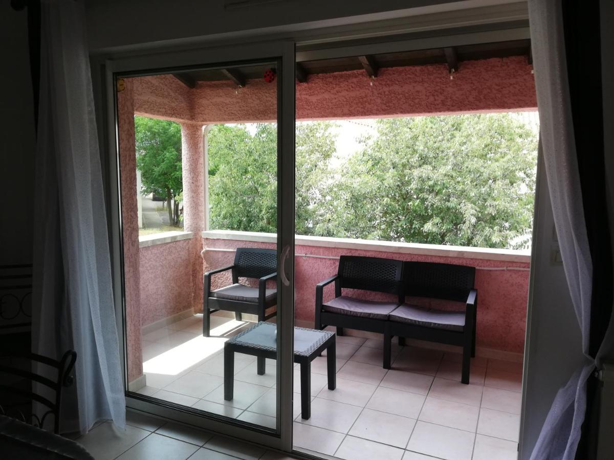 Superbe Appartement De 90M2 A Uzes Super Equipe Avec Garage Et Grand Parking Privatif Екстериор снимка